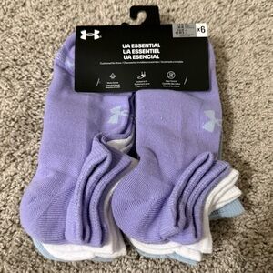 NWT Woman’s Under Armour Socks